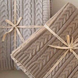 שמיכה סרוגה לולה