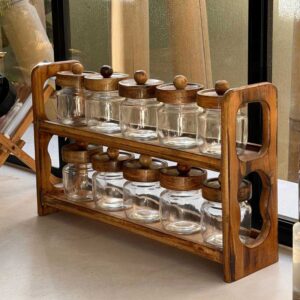 מדפיית עץ לתבלינים וצנצנות