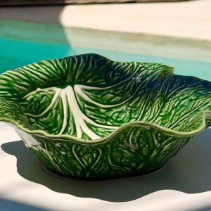 קערת כרוב ירוק עמוקה